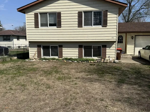 818 12th St W, Hastings, MN 55033