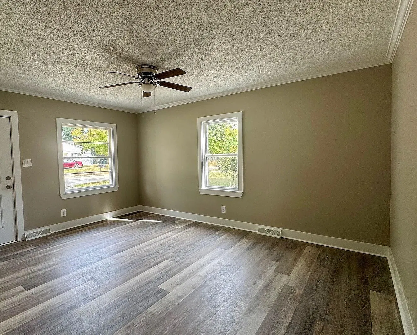 506 Mosby Street — Photo 3
