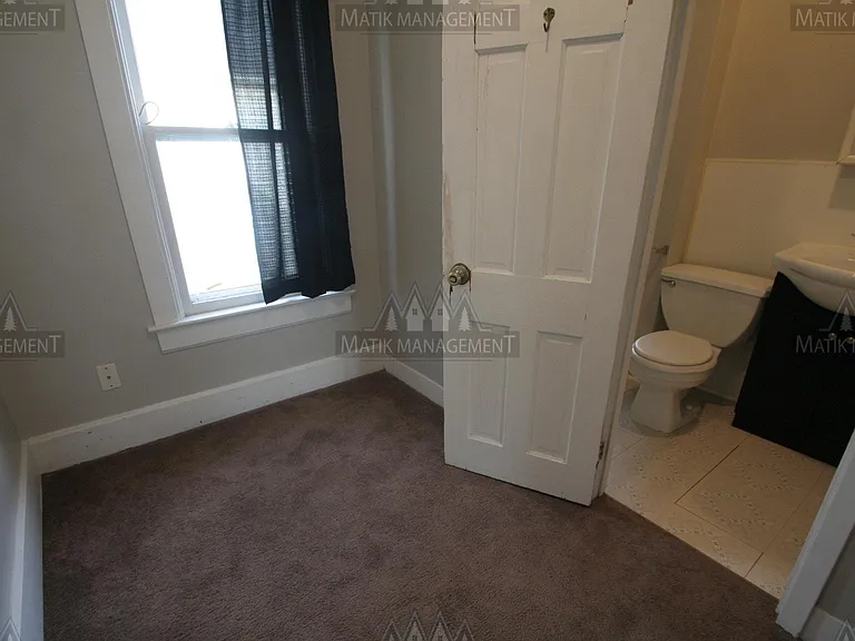 1134 Central Ave #1/2 — Photo 9
