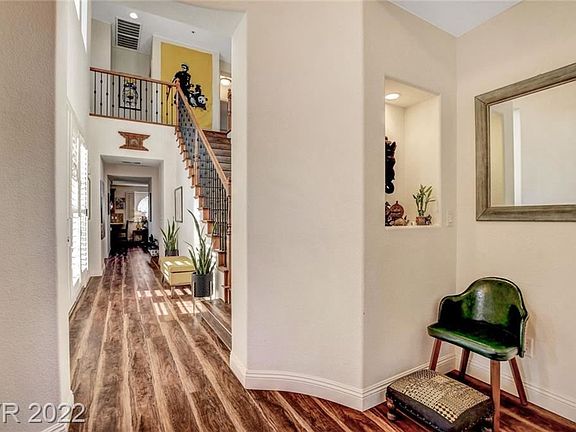 4th image of 869 Las Palomas Dr