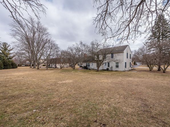 505 Meadowbrook Dr, Adrian, MI 49221