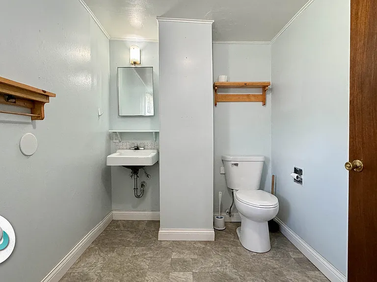 607 Cedar St — Photo 16