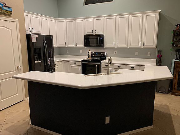 Resurfaced counters&Cabinet