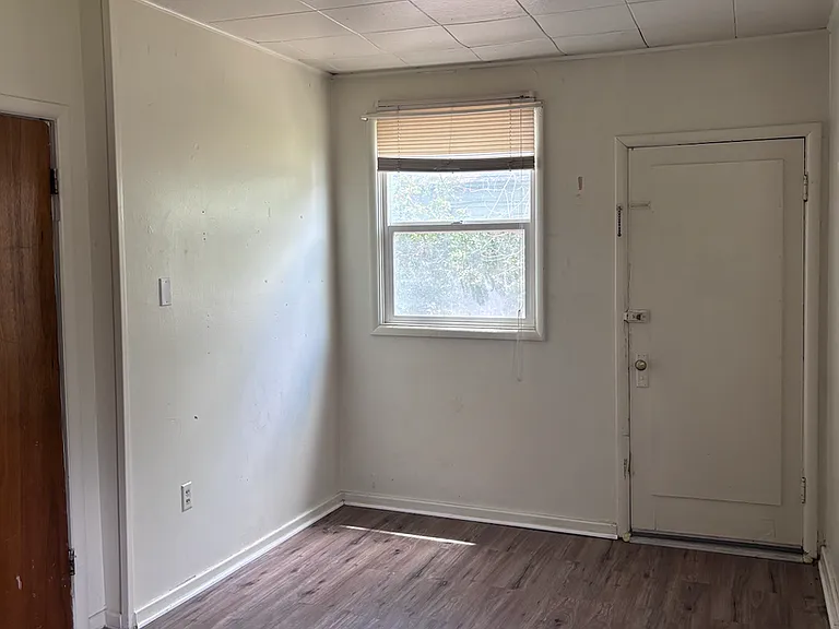 241 N Hayes Ave — Photo 23