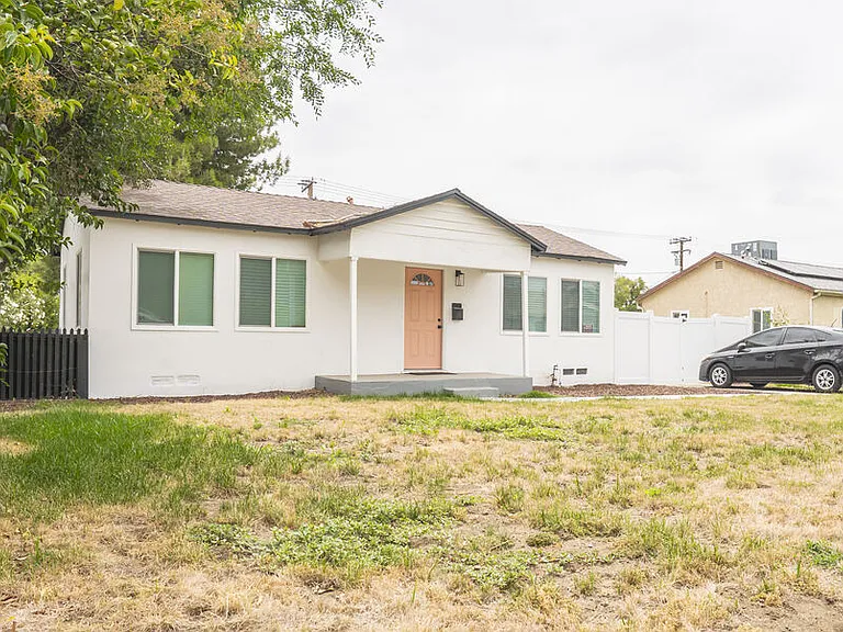4555 Acacia Ave — Photo 5