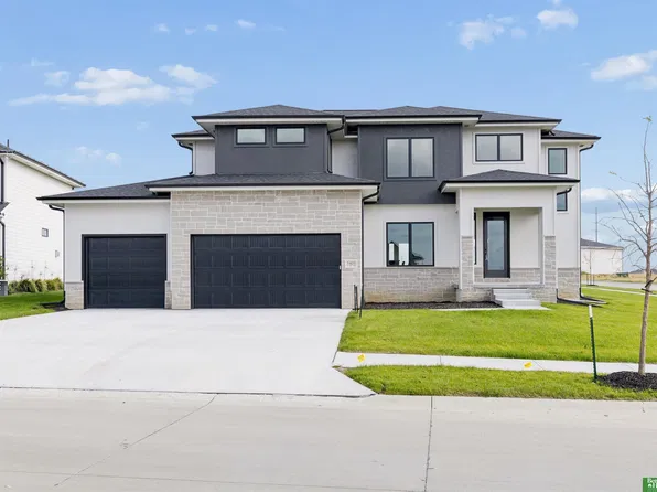 5401 196th Ave, Elkhorn, NE 68022