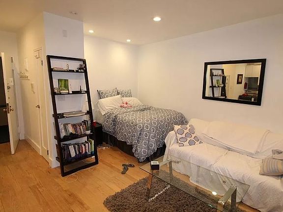 5th image of 207 E 37th St APT 4J