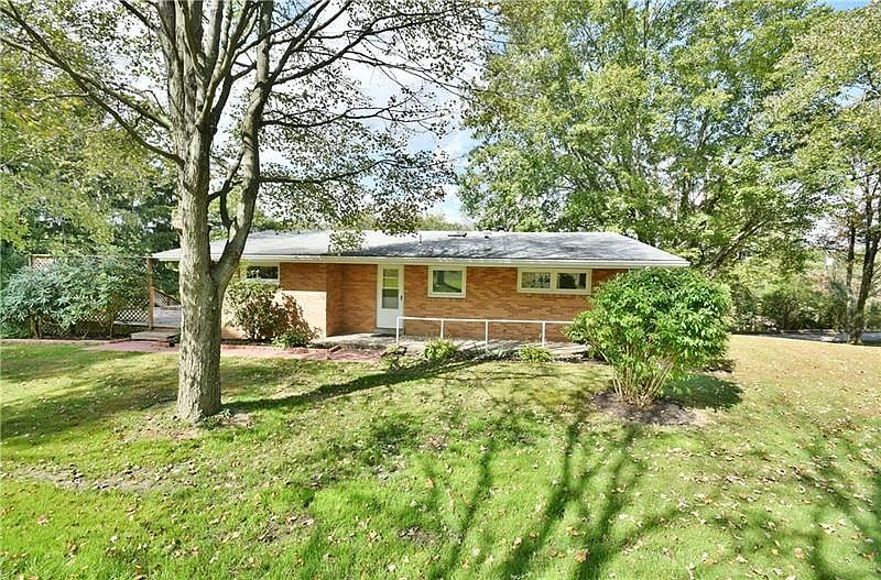 1st image of 301 Chardick Dr