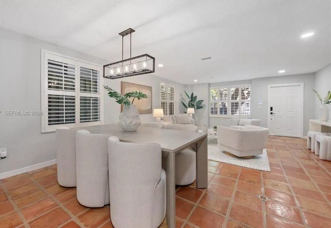 3 bed, 2.5 bath, 1730 sqft, $7,900 — Photo 4