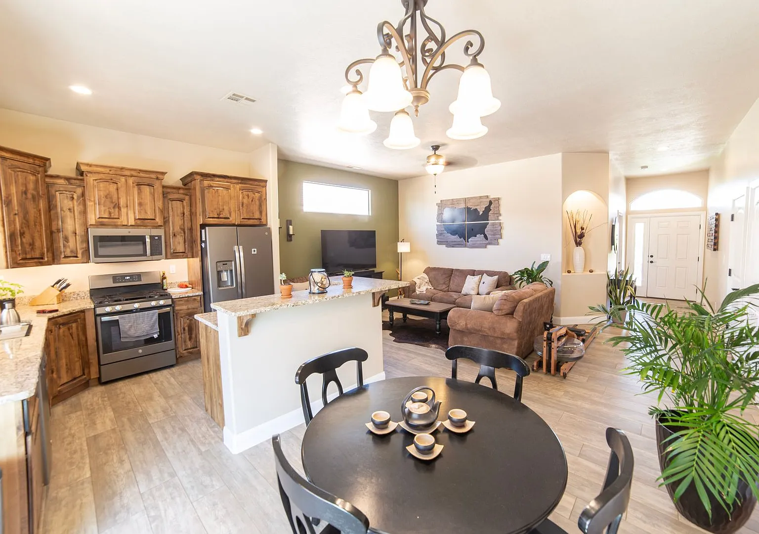 8 Month Lease - Townhome in Sky Ridge — Photo 3
