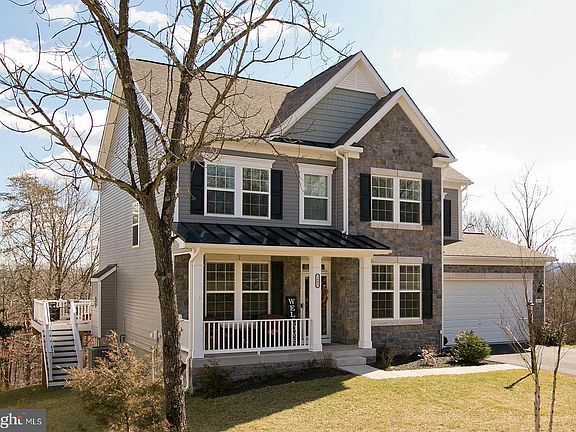 2nd image of 1005 W Masters Dr
