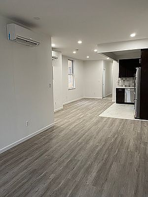 4th image of 246 Menahan St APT 3