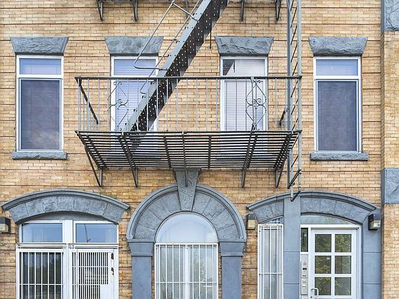 5th image of 140 Scholes St APT 4B