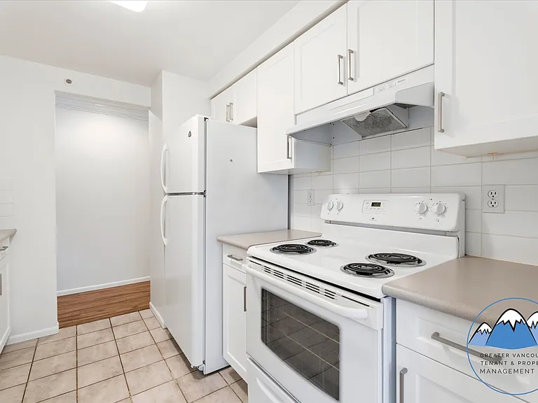 888 Bute St — Photo 12