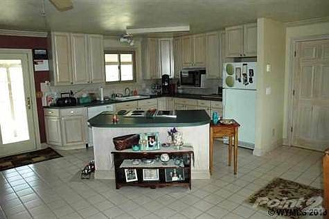 4th image of 21 Sarah Dr