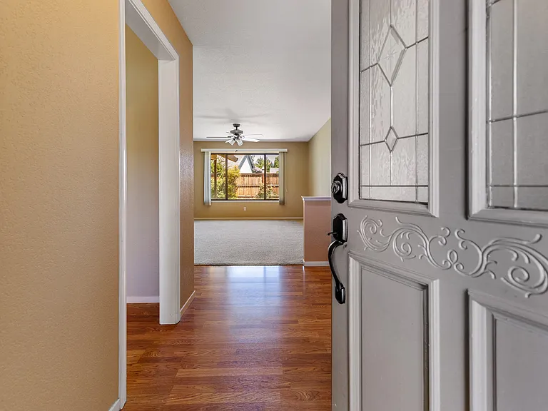 933 Chisholm Trl — Photo 2