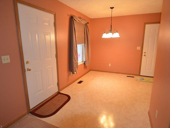 2nd image of 11 Nantucket Dr