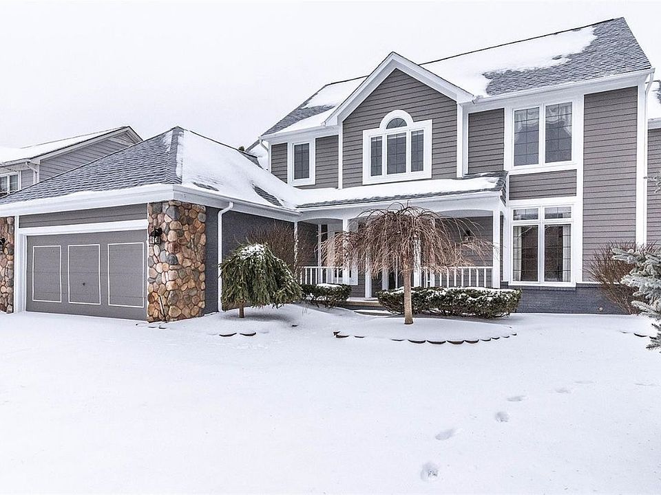 1st image of 2304 W Carriage Way