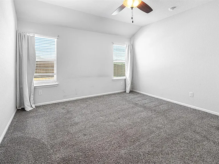 9300 Fox Hill Dr — Photo 10