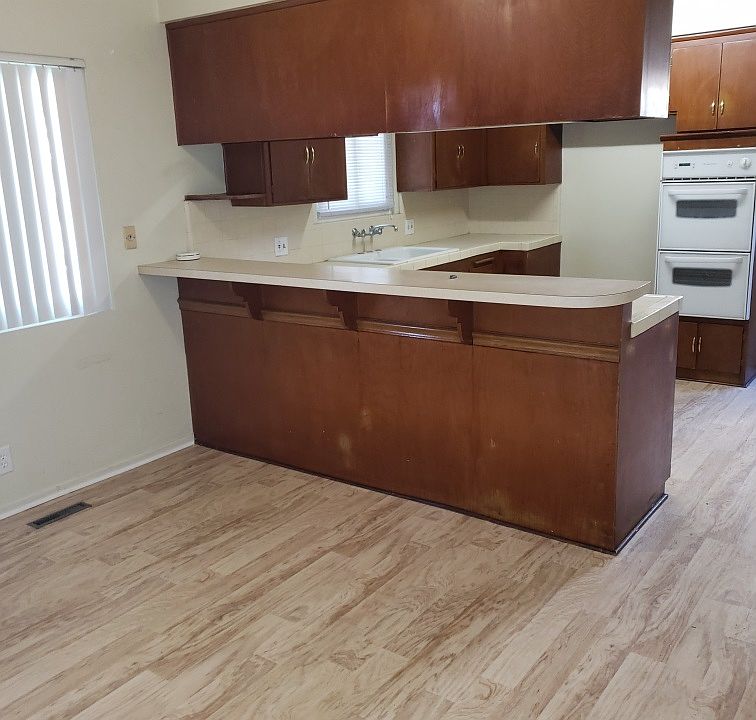 1st image of 410 S Eucalyptus Ave APT 1