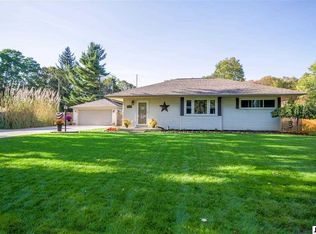 5484 Wellesley Dr, Jackson, MI 49201