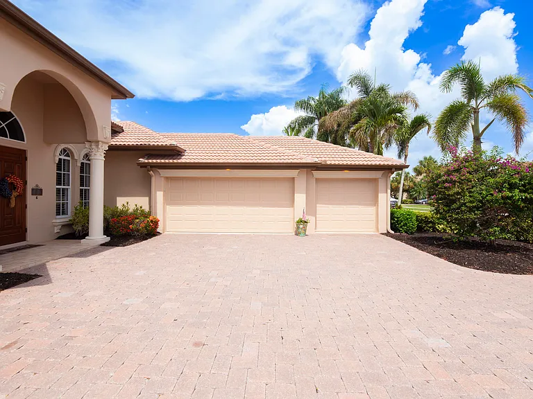 923 SW Grand Reserves Blvd — Photo 8