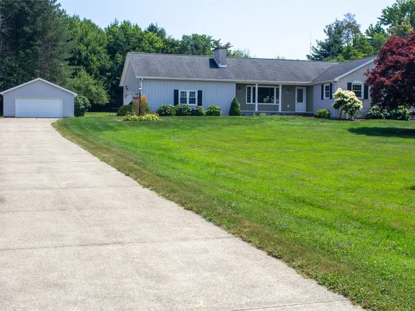 8311 Jordan Rd, Erie, PA 16510