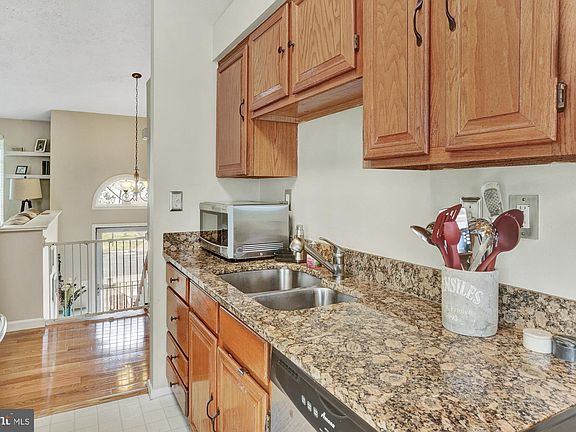 4th image of 7716 Ivy Oak Dr