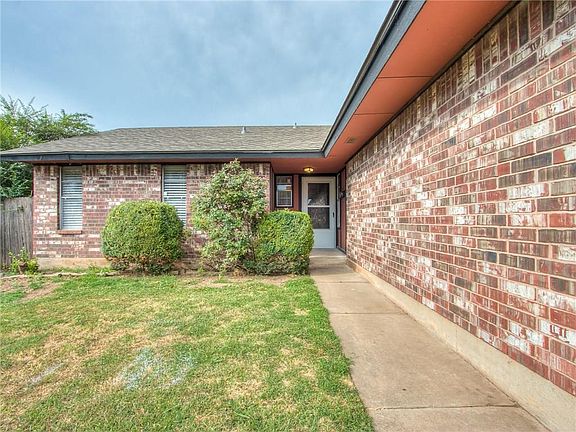 3rd image of 1116 SW 77th Pl