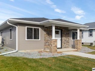 138 25th St SW, Mason City, IA 50401