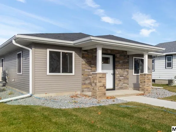 138 25th St SW, Mason City, IA 50401