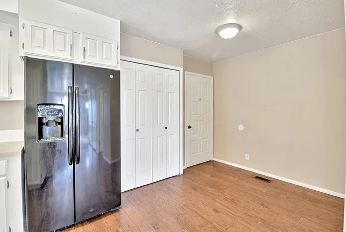 5 bed, 3.0 bath, 2764 sqft, $2,500 — Photo 4