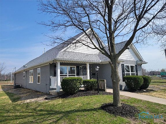 2nd image of 544 Fernwood Ave