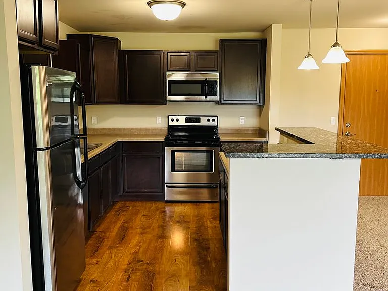 Fairway Glen Apartments — Photo 4