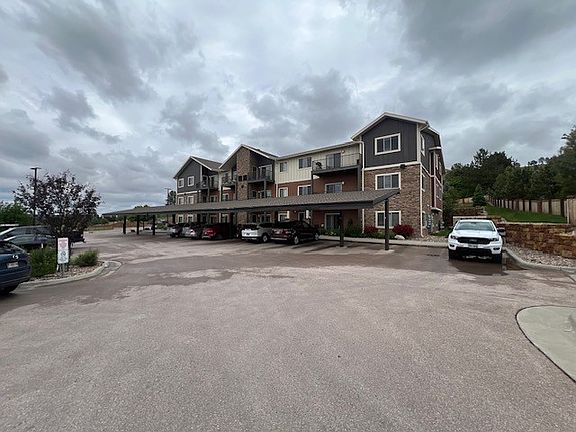 2nd image of 3950 Fairway Hills Dr #105