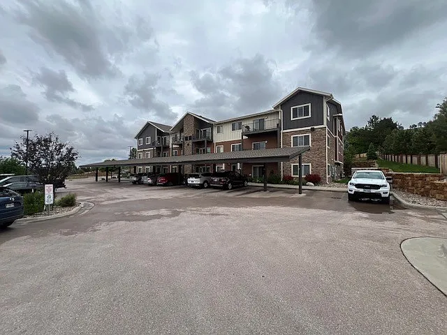 3950 Fairway Hills Dr #105 — Photo 2