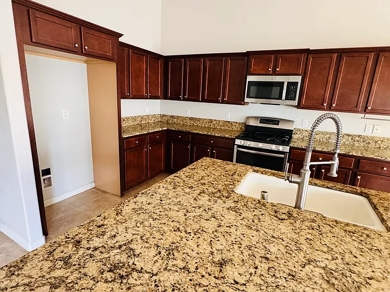 13509 Sunlight Star St — Photo 6