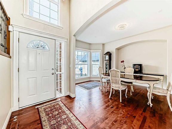 3rd image of 68 N Strathlea Close SW