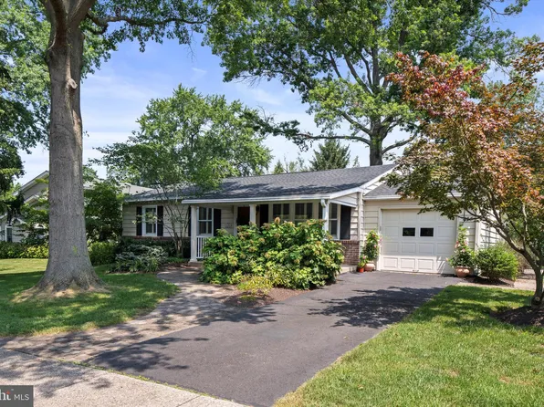 235 N Franklin St, Doylestown, PA 18901