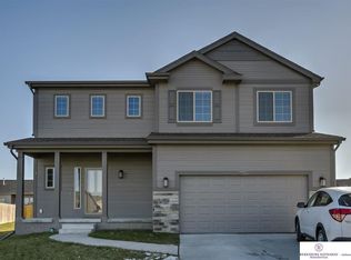 6639 Michael Cir, Papillion, NE 68133
