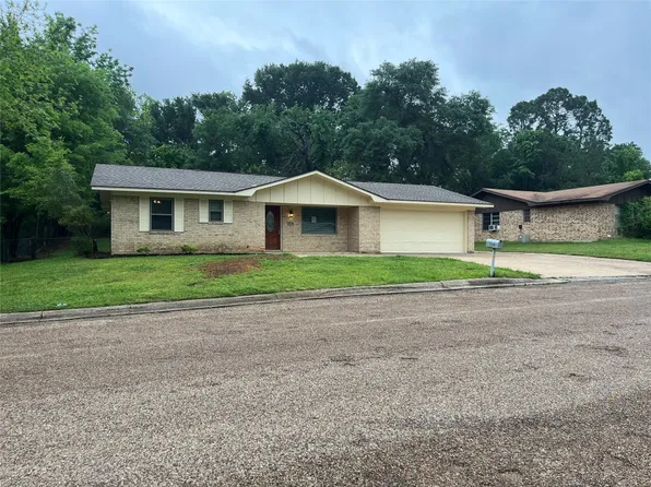 1324 Forrest Dr, Canton, TX 75103