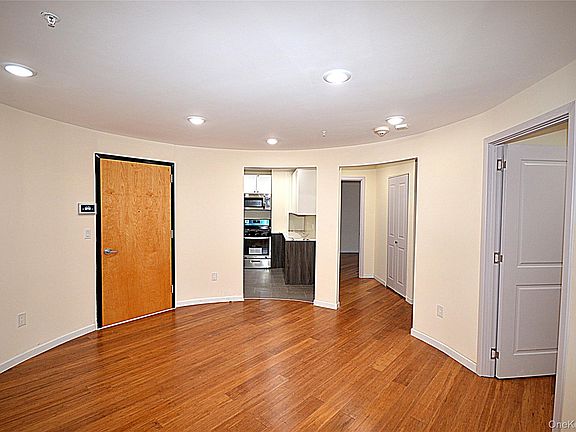 5th image of 55 S Middle Neck Rd #4C