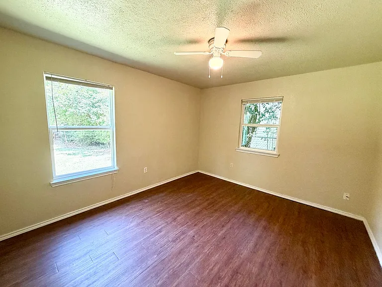 123 Victory Dr — Photo 6