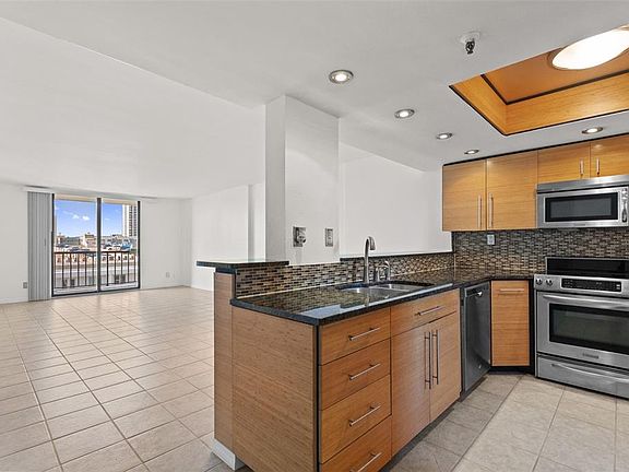 4th image of 201 W Laurel St APT 907
