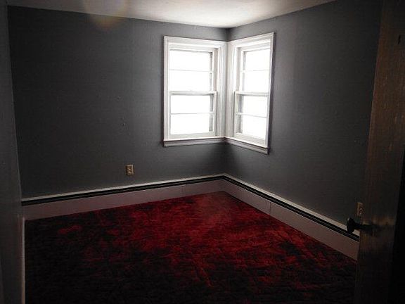 4th image of 215 W 8th St