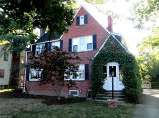 1048 Summit Ave, Lakewood, OH 44107