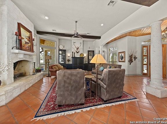 5th image of 104 Dove Crest Dr