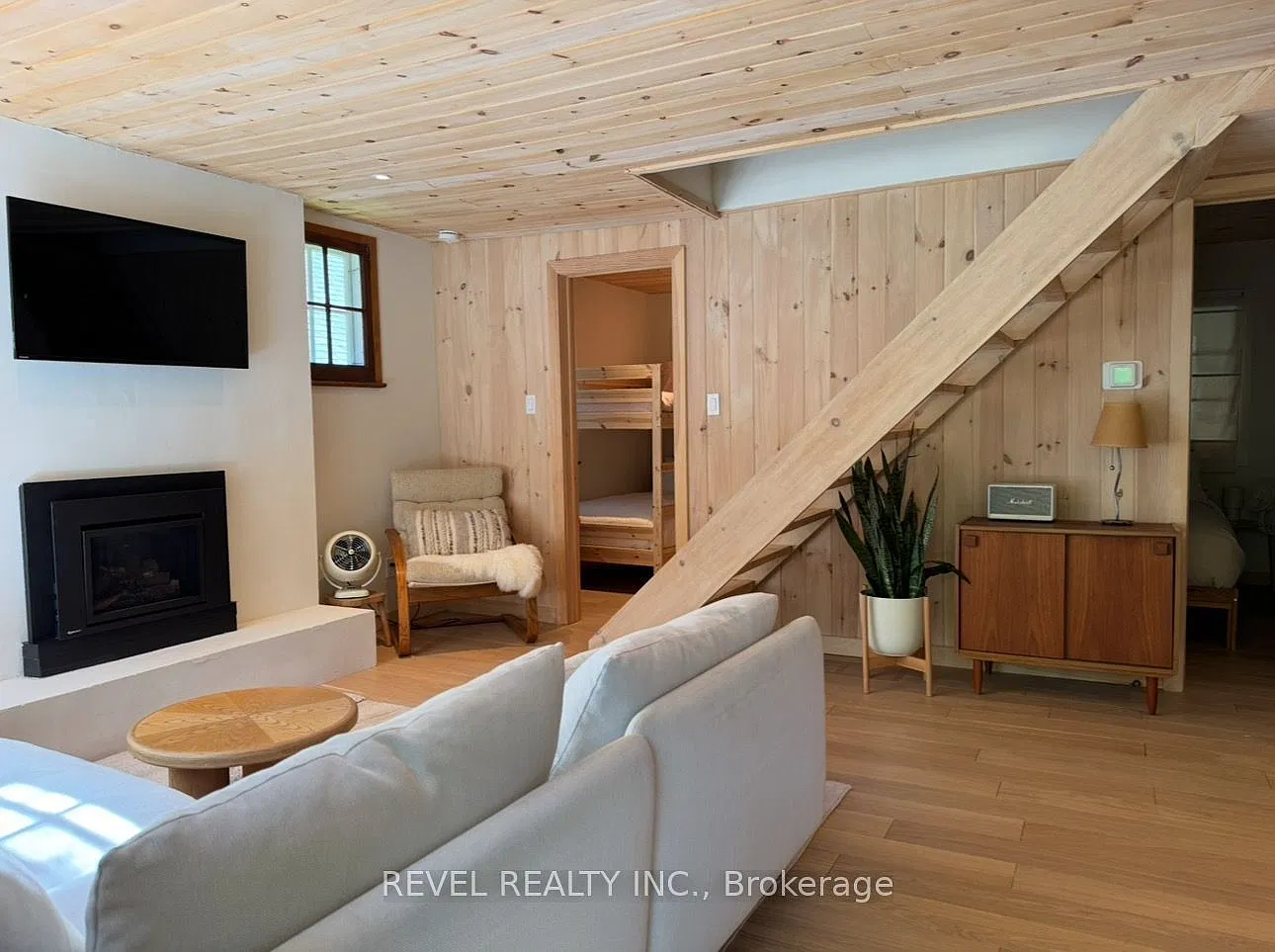 4 bed, $2,900 — Photo 4