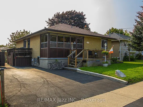 1481 Evangeline Dr, Oshawa, ON L1J 3S8
