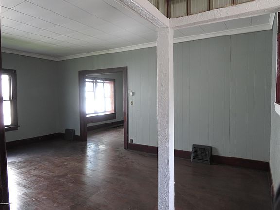 4th image of 1030 W North St